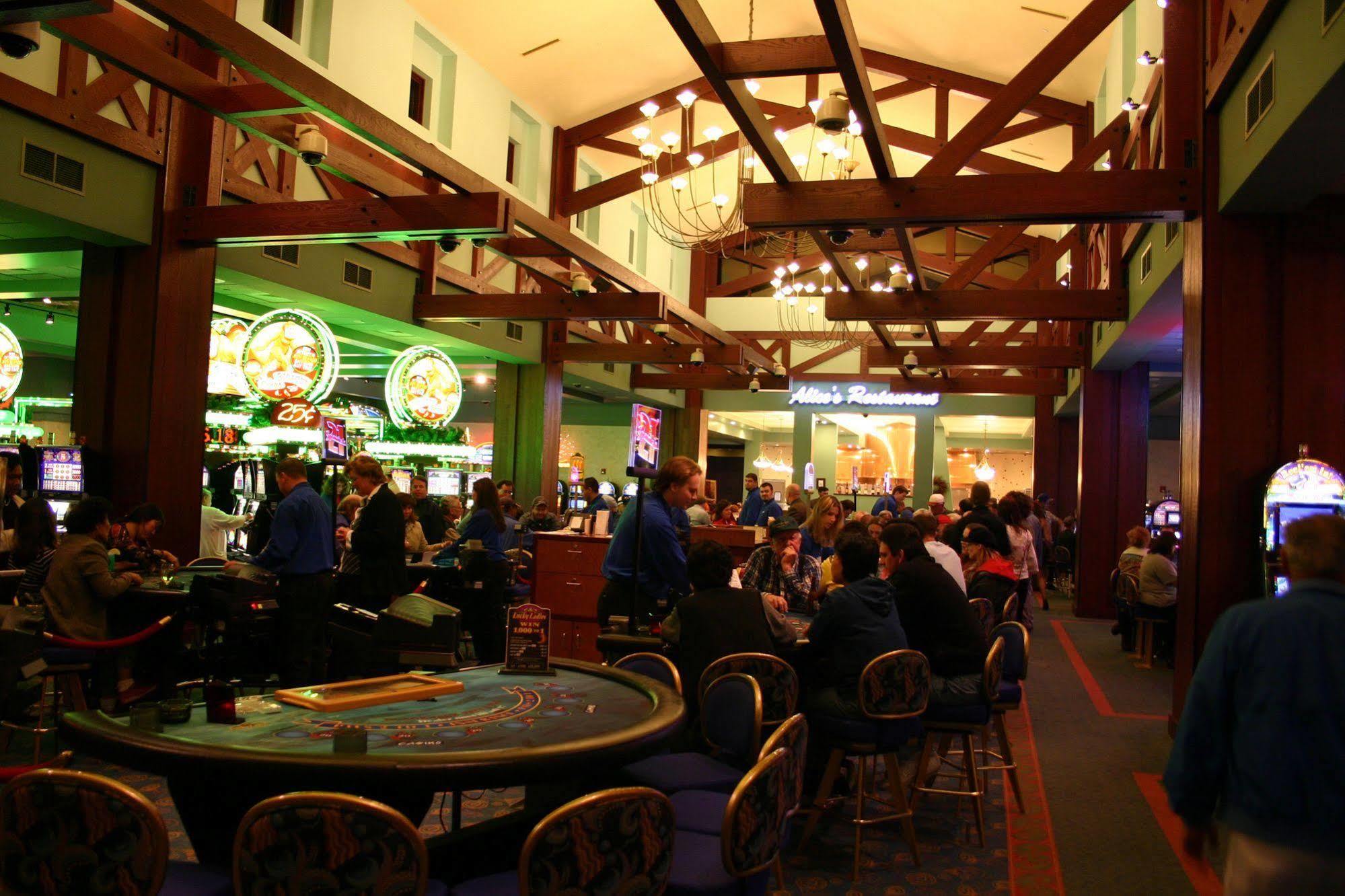 Blue Lake Casino And Hotel Exterior foto